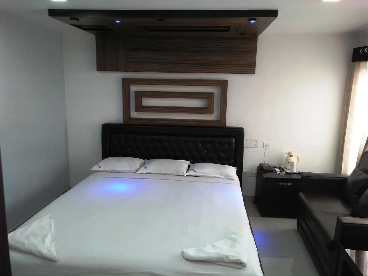 Hill View Tower Hotel Mannarakkat